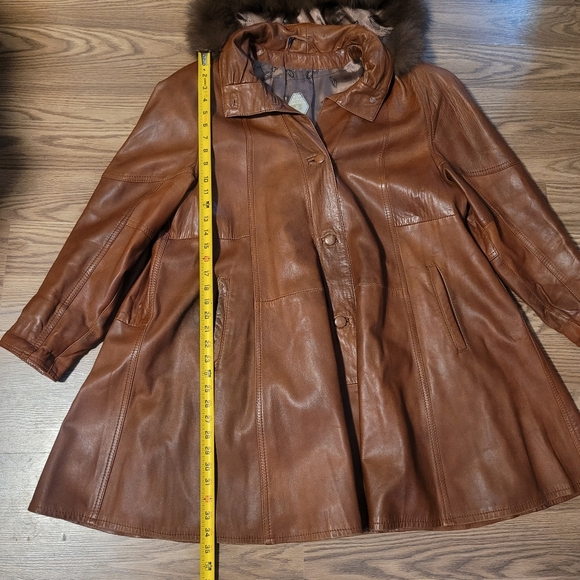Czech Made Buttery Soft Leather Coat with Fur Collar - Picture 14 of 16